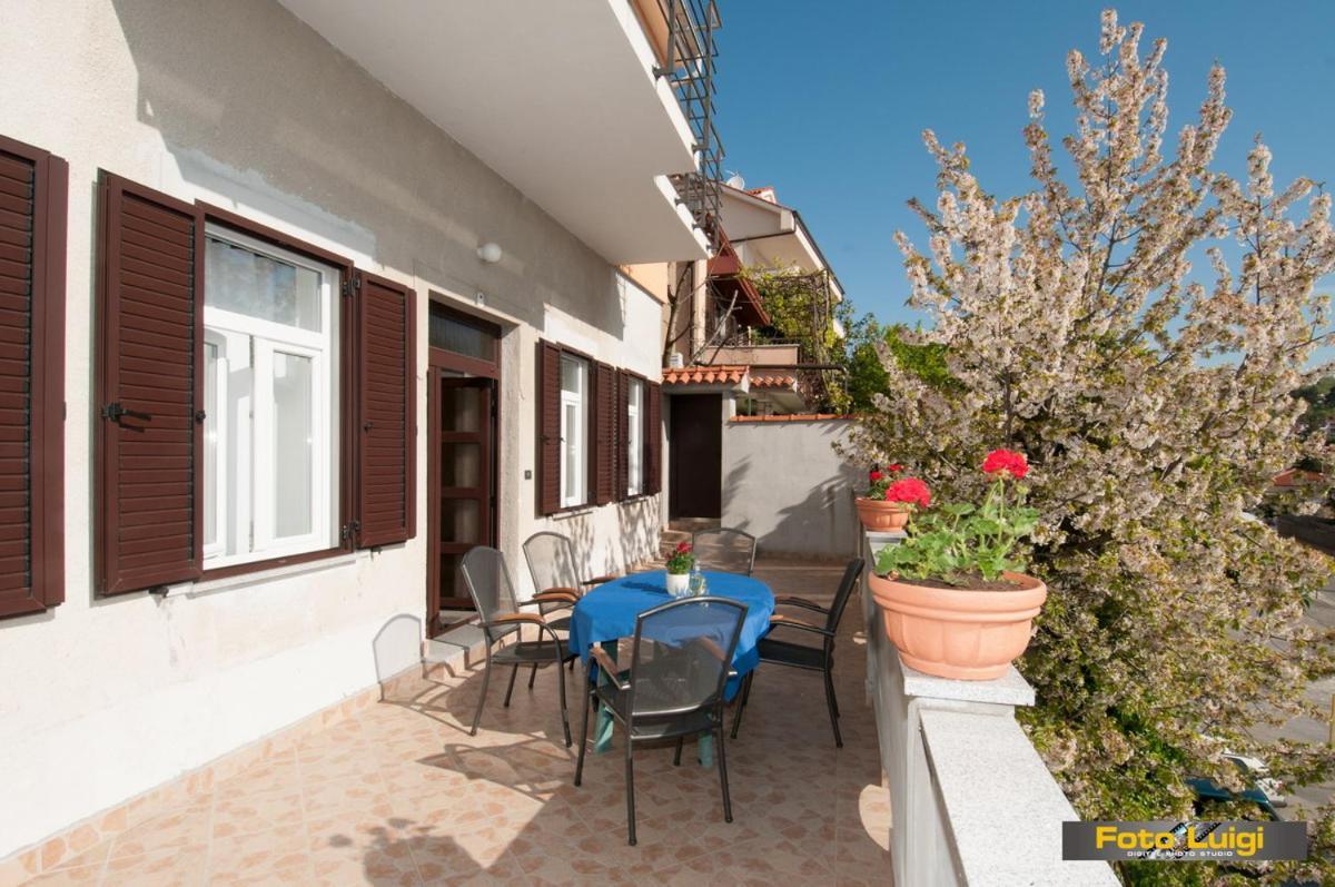 Apartments Komel I Opatija Exterior photo
